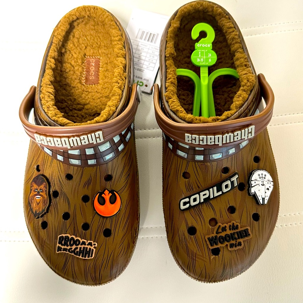 Crocs - BRAND NEW Chewbacca Crocs kids size j6 - has soft & furry insides